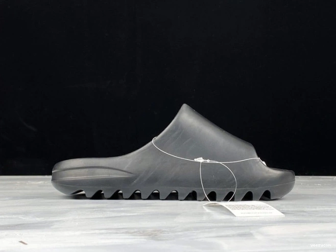 FX0495 Black Slide Adidas Yeezy 1001